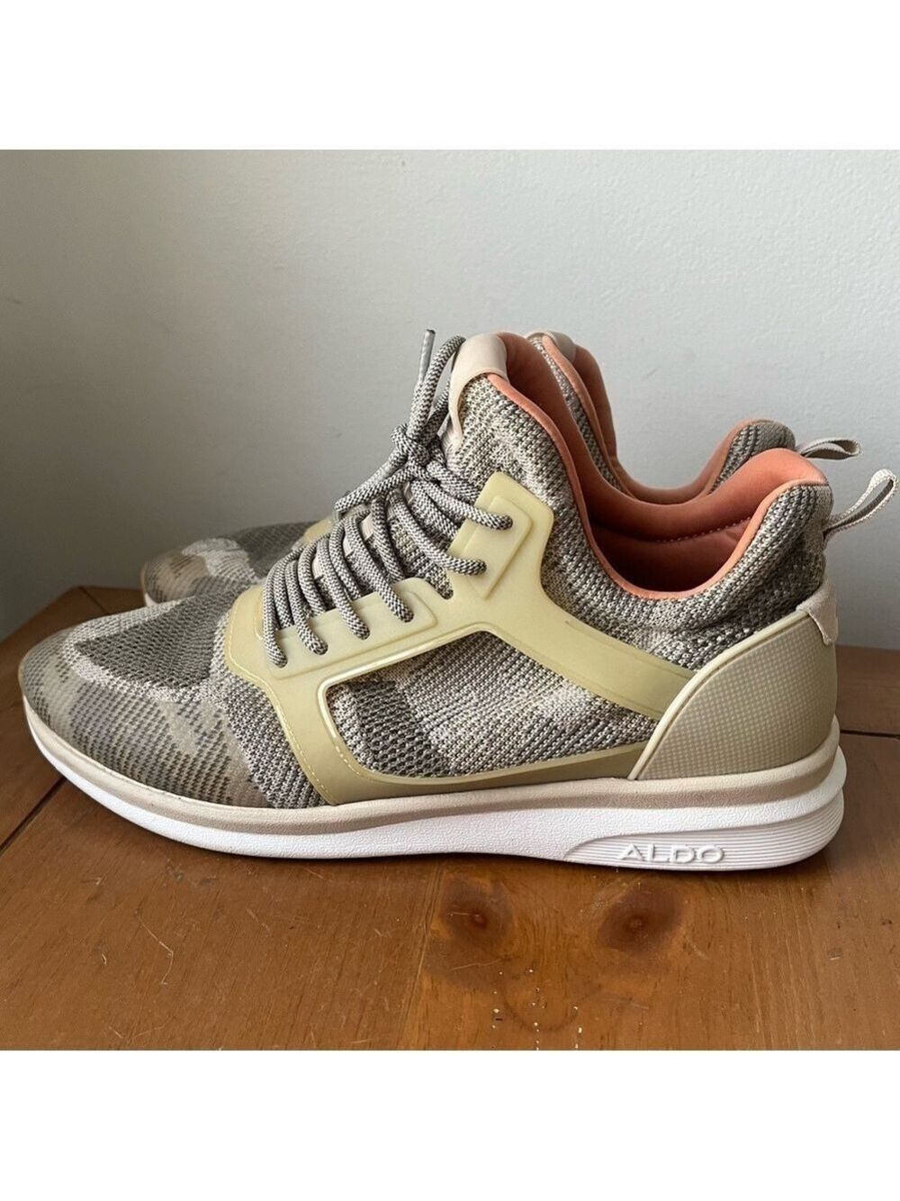 Aldo Mens Tan Grey Camo Athletic Streetwear Sneakers 9.5